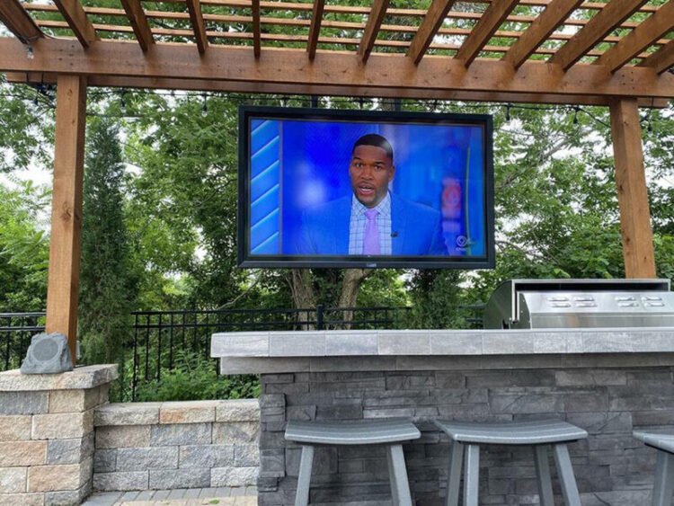 Ceiling-mounted outdoor TV